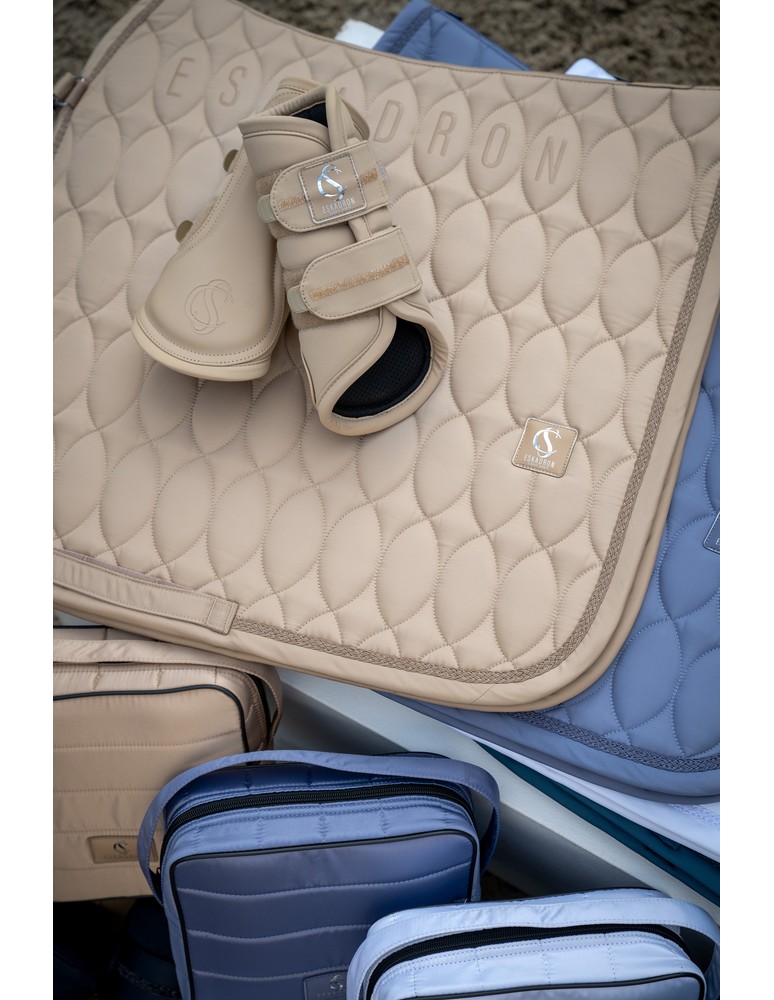 Tapis ESKADRON "JEWEL SOFTSHELL" Classic Sports 2026